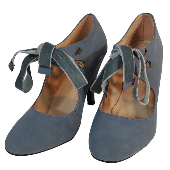 Elegant Blue Heels with Bow Detail - Picture 2 of 10